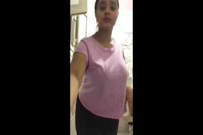 لبوة اوزي جسمها فاجر البت كيرفي ملبن فشخ عليها بزاز فاجره وطيزها ملبن فشخ