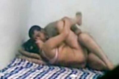 راجل محروم من النيك ينيك شرموطة فى بيت دعارة